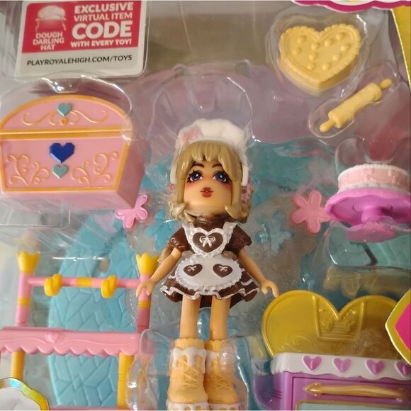 Royale High Baking Class Playset - Picture 4 of 4